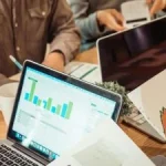 Die Zinstreppe: Eine Strategie für stabile Renditen und optimales Risiko-Management